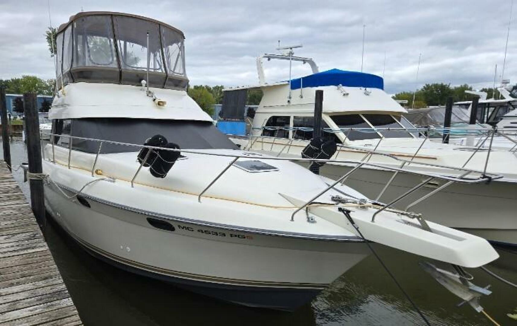 Silverton 37 Motor Yacht