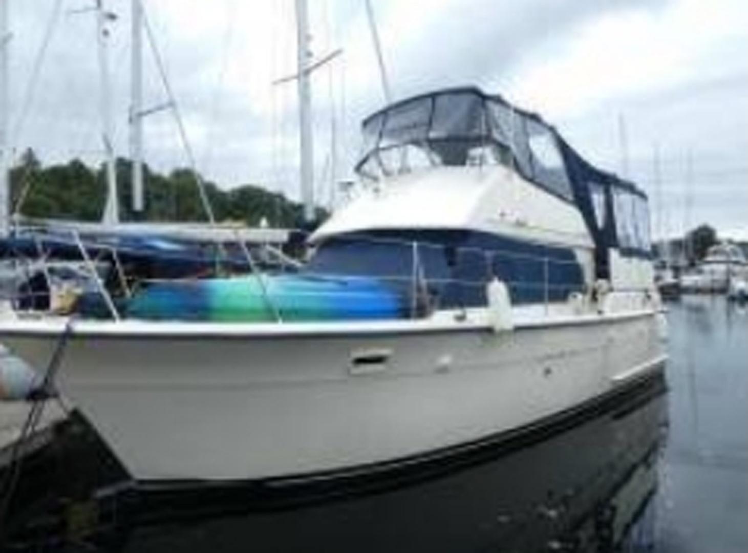 Hatteras 38 Double Cabin