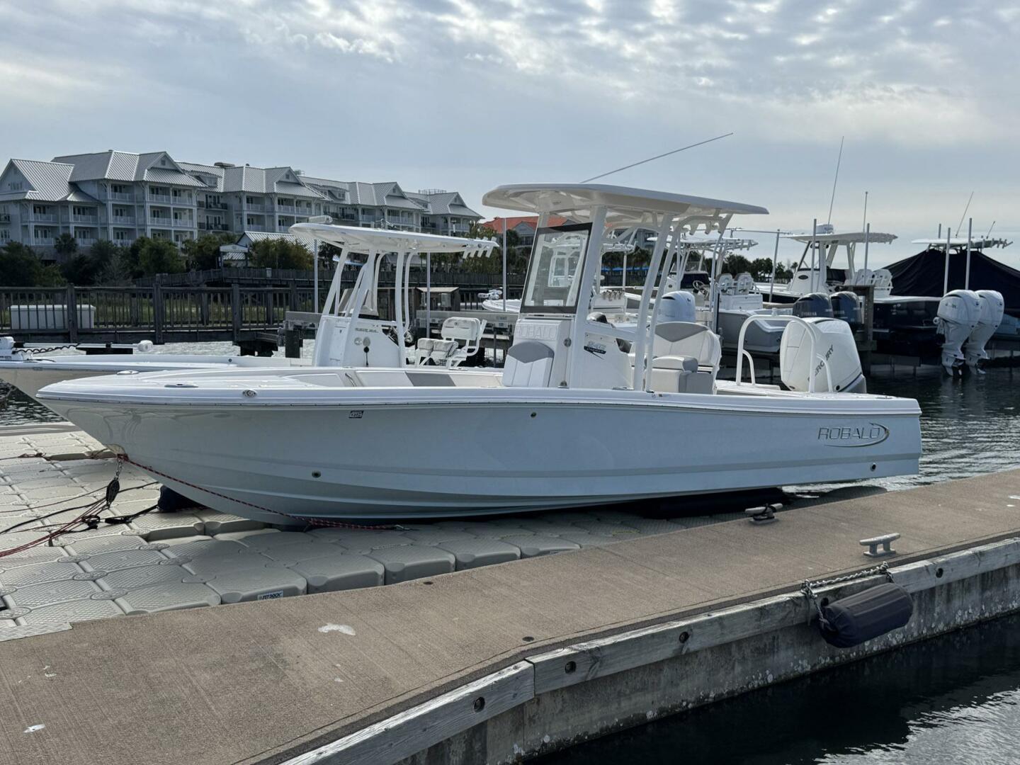 Robalo 246 Cayman