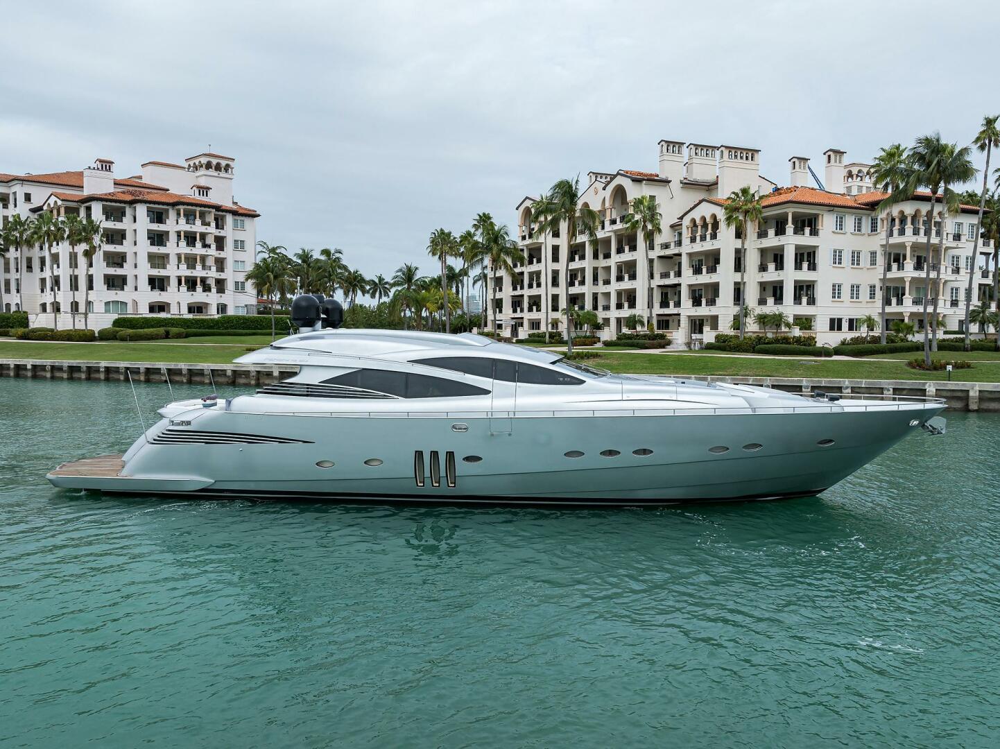 Pershing 90 Express