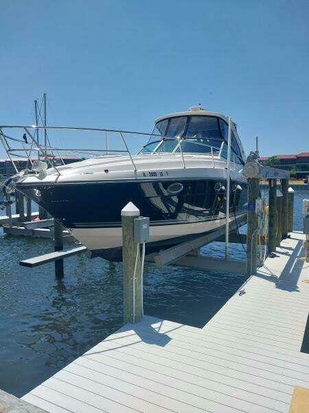 Monterey 340 Sport Yacht