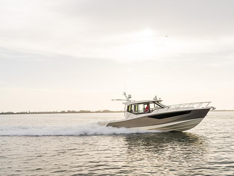 Boston Whaler 405 Conquest