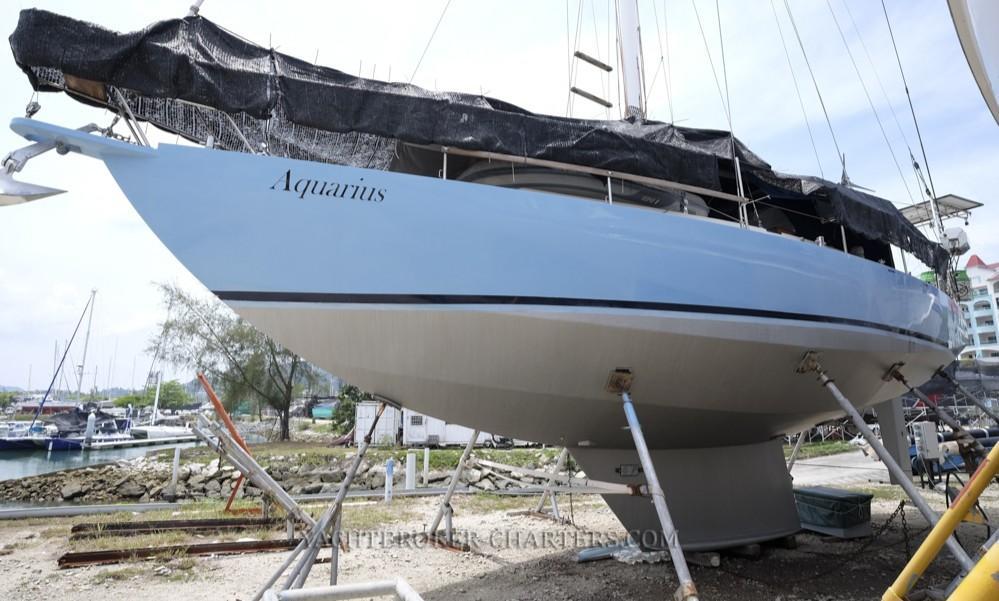 Bruce Roberts Offshore 38