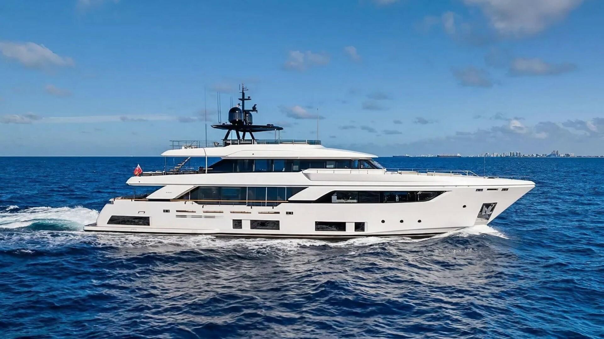 Custom Line Navetta 37