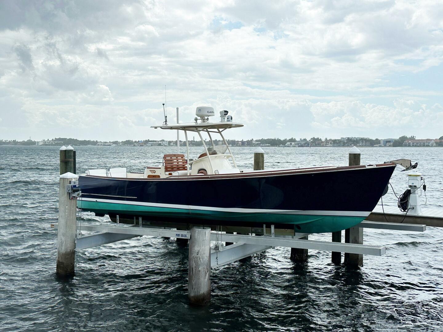 Hinckley Talaria 29 C