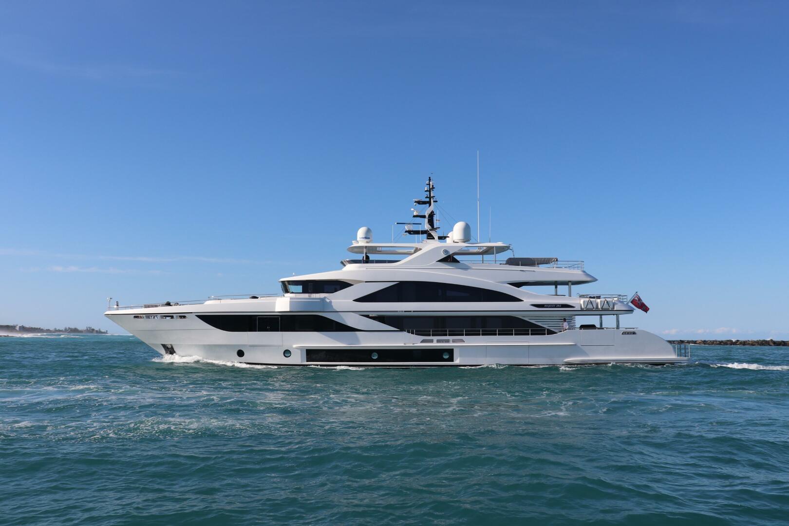 Majesty Yachts 140
