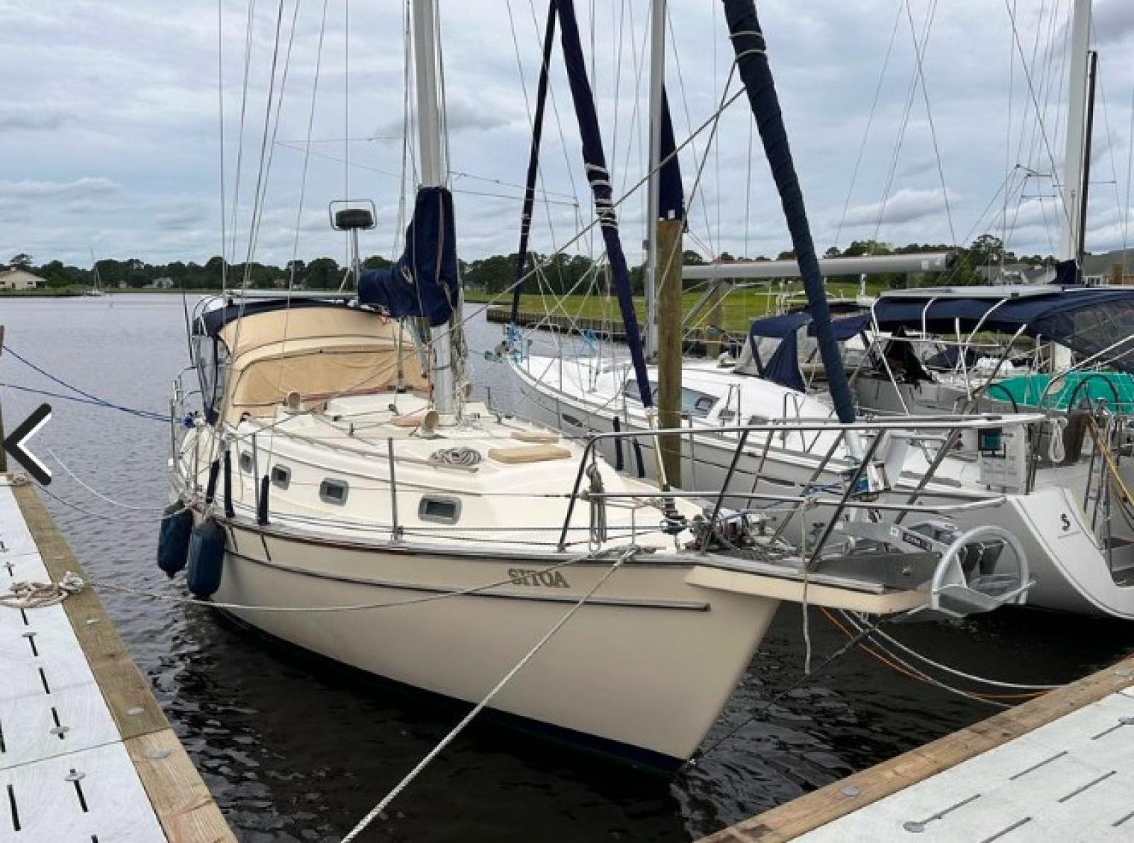 Island Packet 35