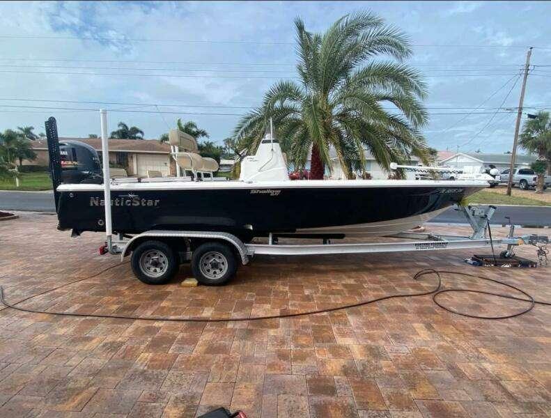 NauticStar 2140 Sport Shallow Bay