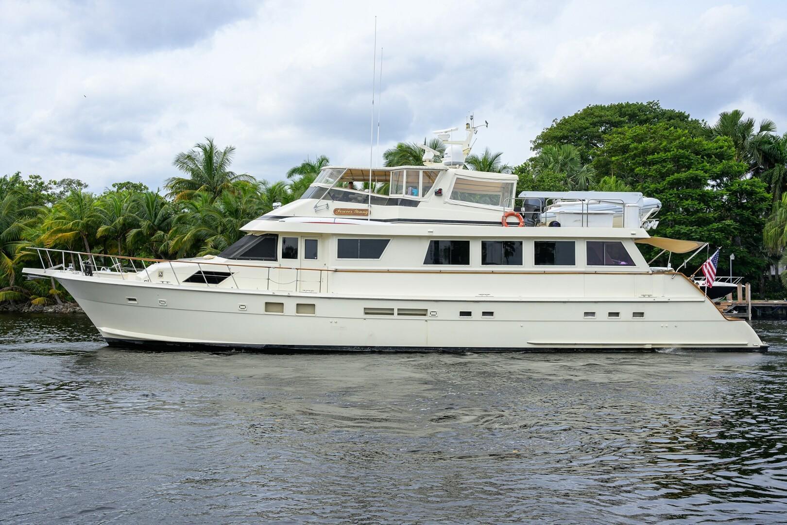 Hatteras 78 Cockpit Motor Yacht