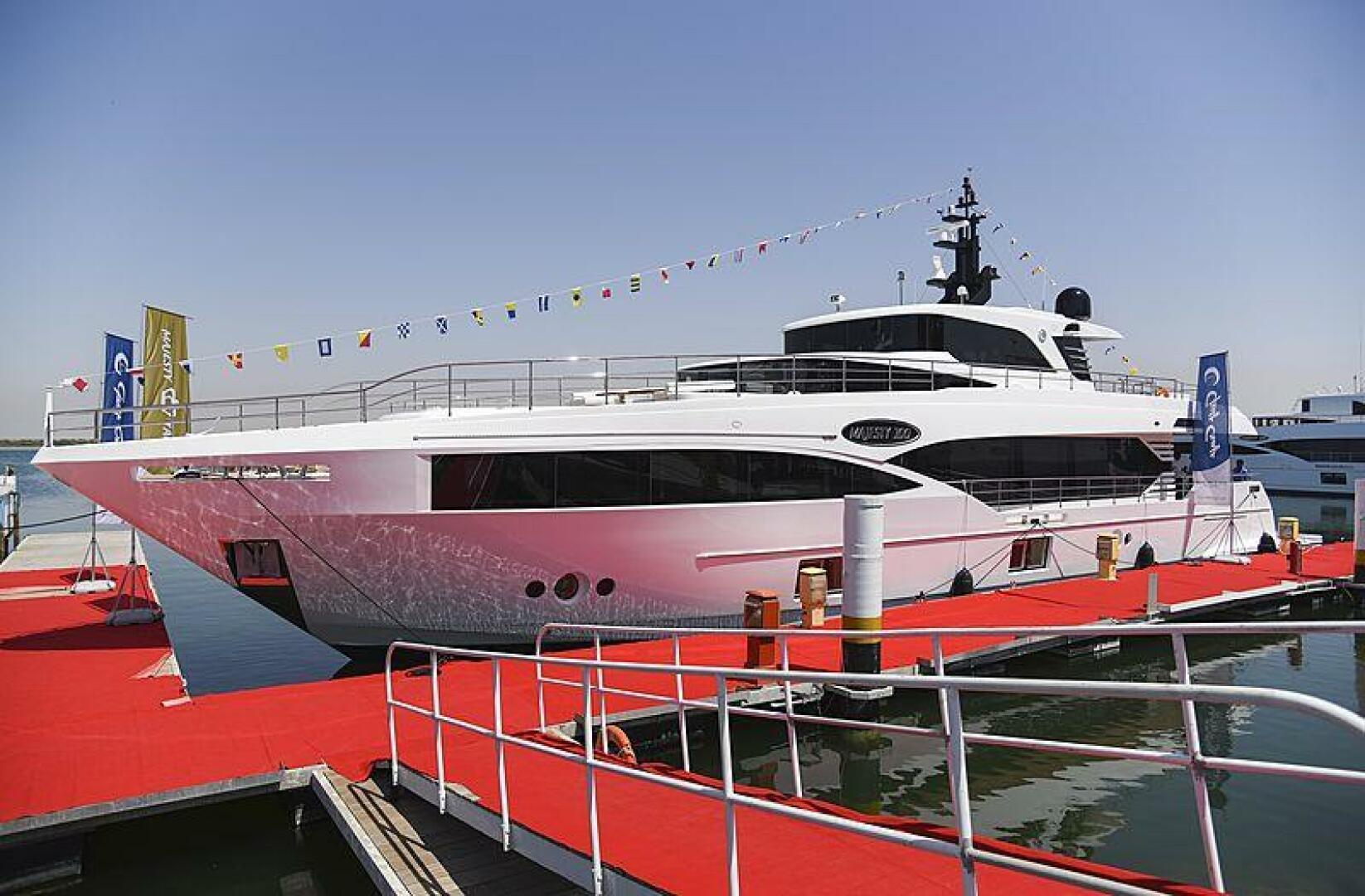Gulf Craft Majesty 100