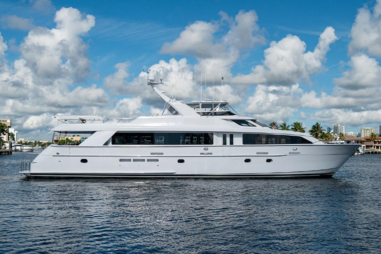 Hatteras 100 Raised Pilothouse