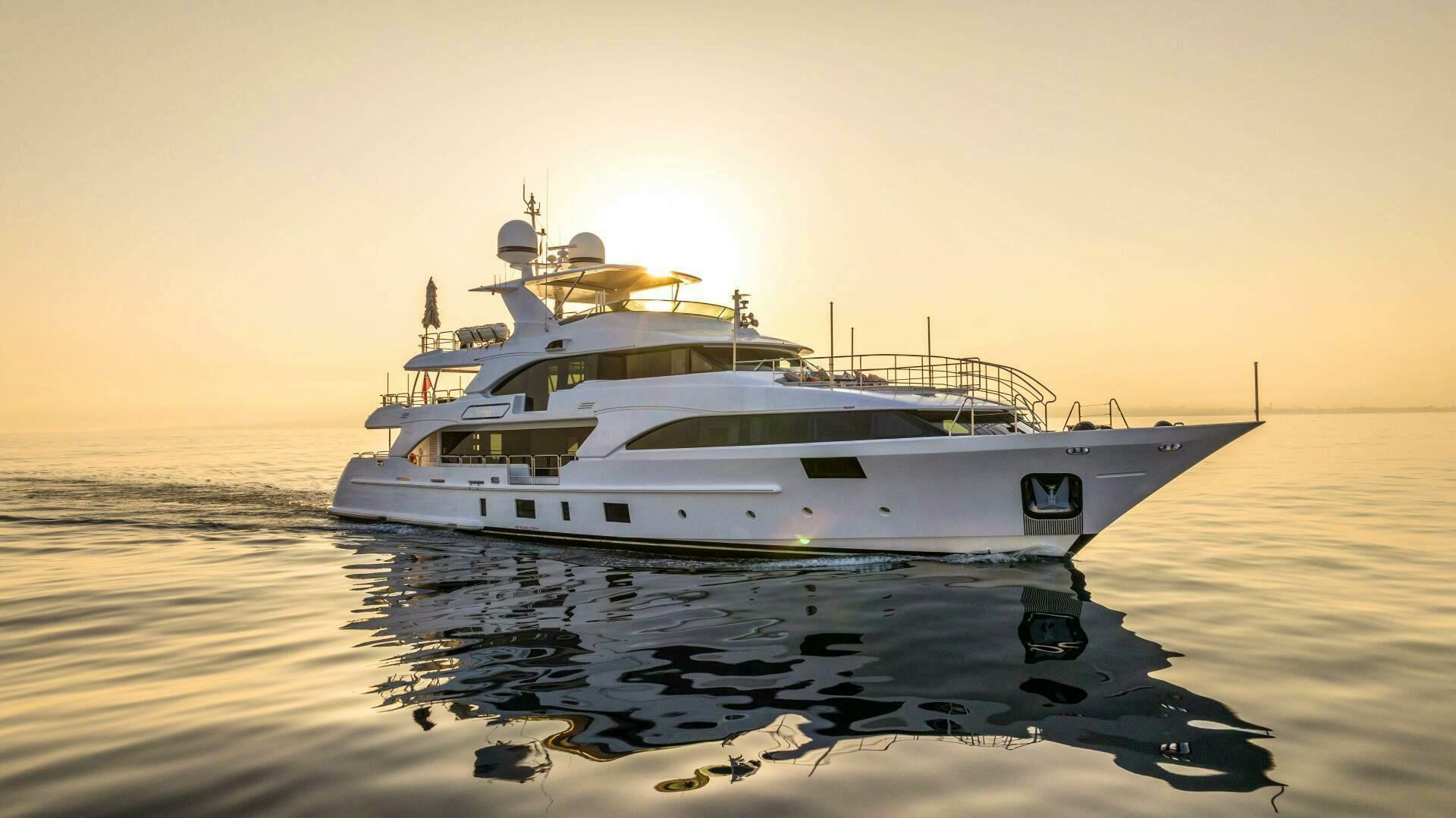 Benetti Classic 121