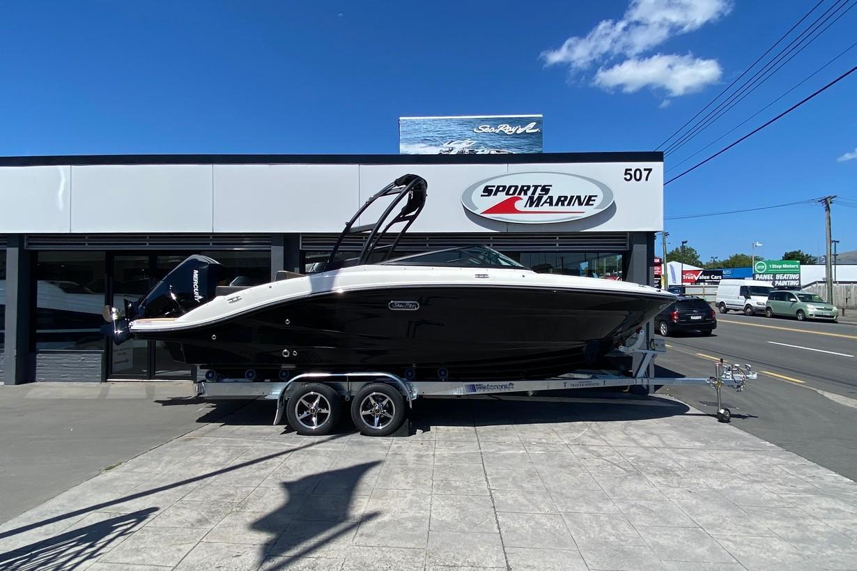 Sea Ray SPX 210