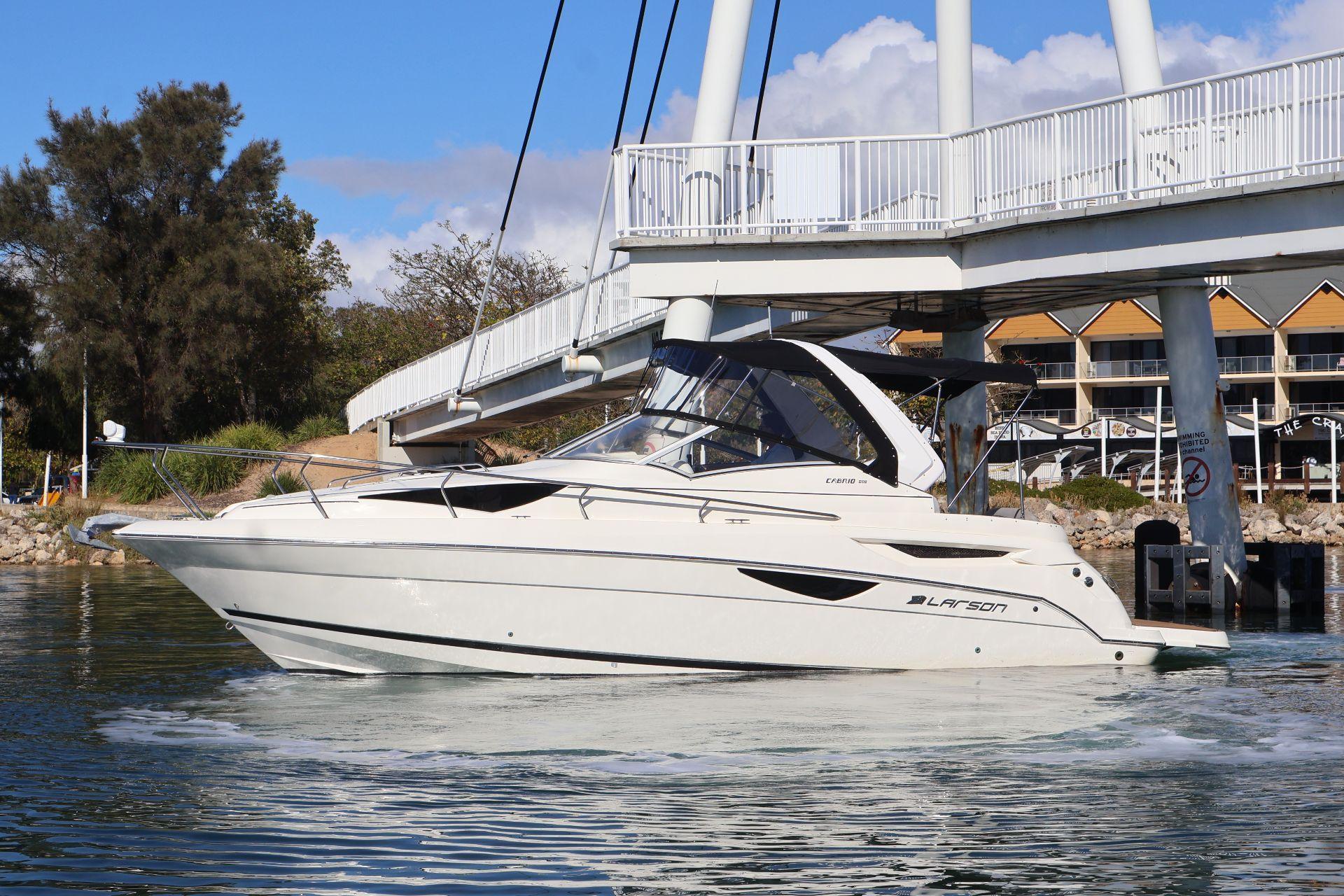 Larson Cabrio 285