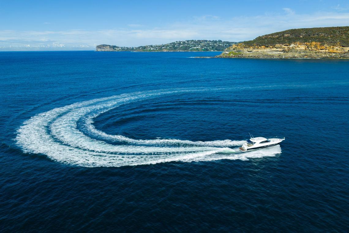 Riviera 5000 Sport Yacht