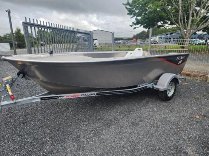 Fin Chaser 430 Tiller Steer