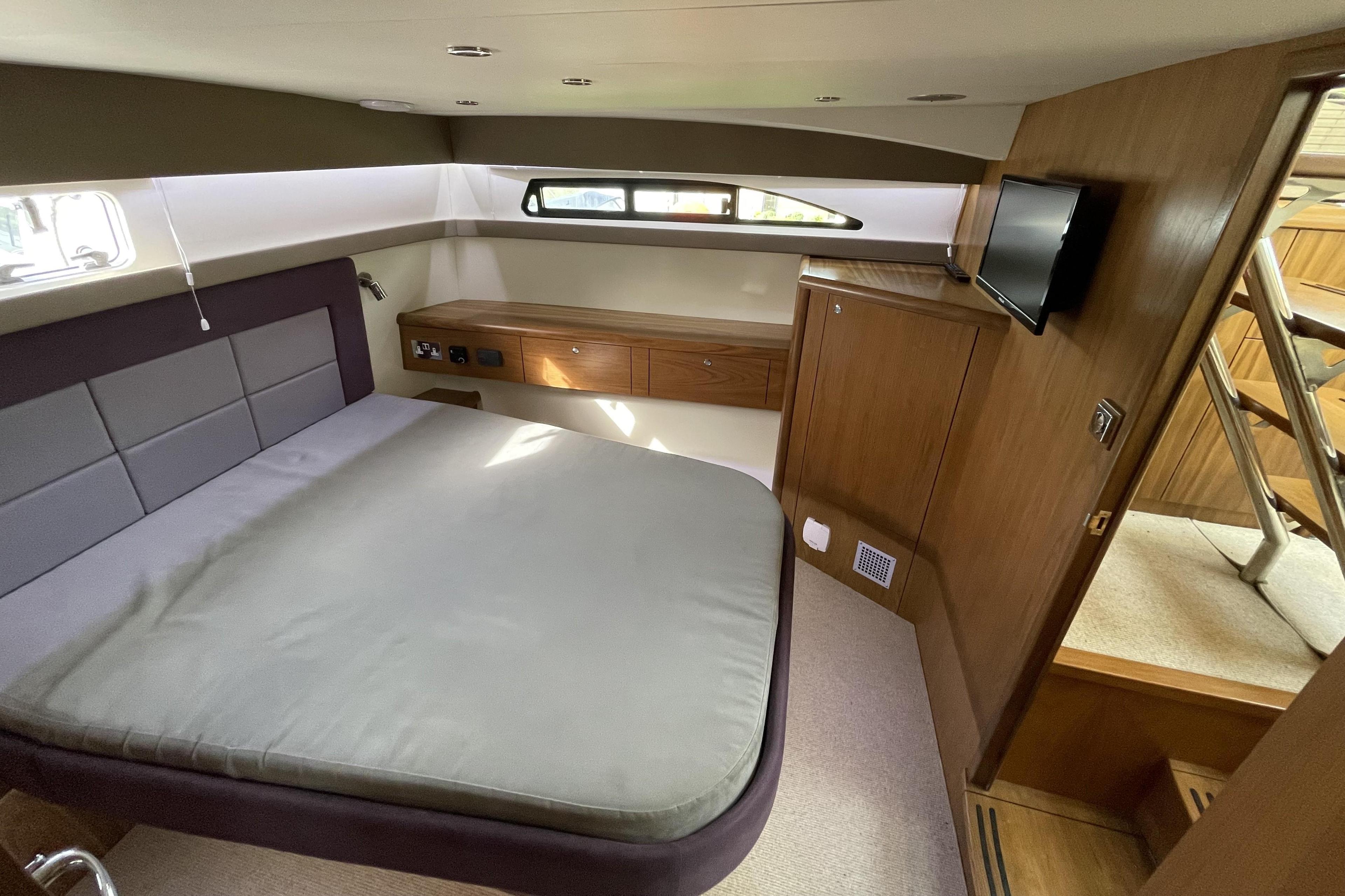 2014 Haines 360 Aft Cabin for sale in Wargrave