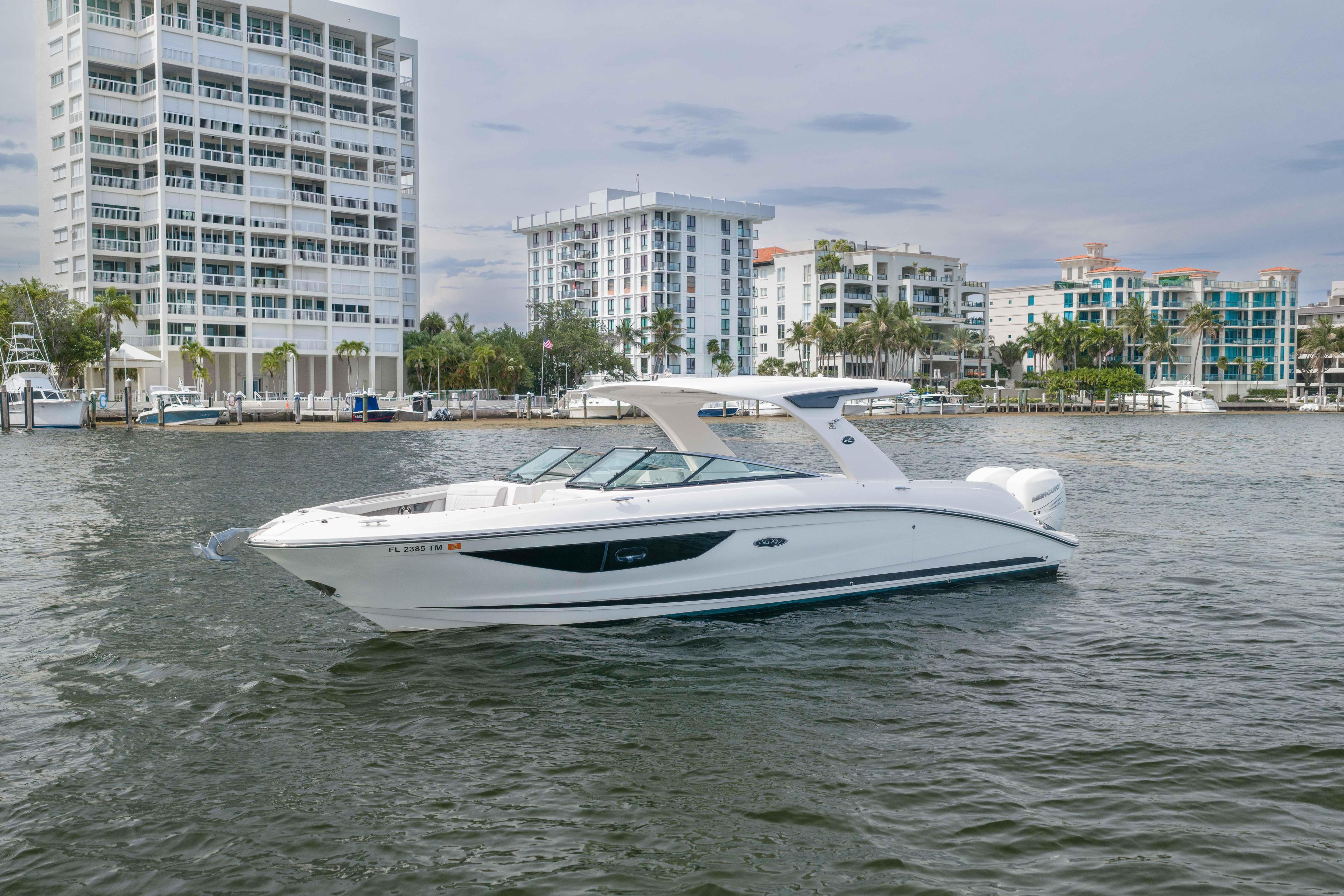 Sea Ray SLX 350