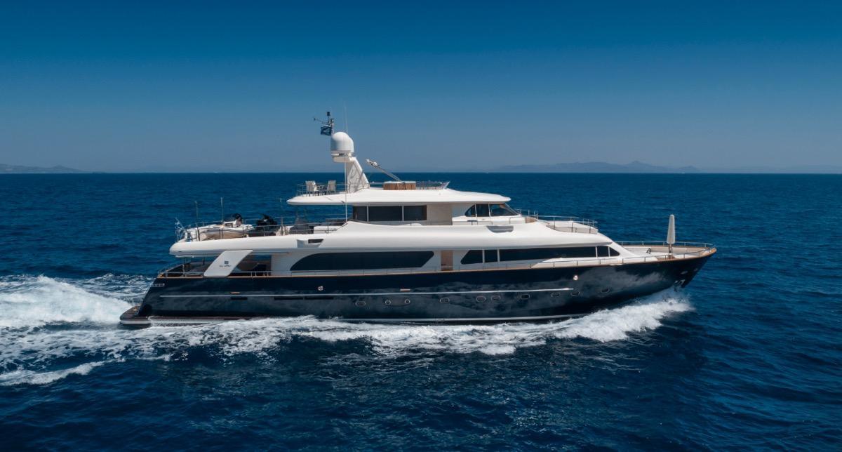 Custom Line Navetta 30