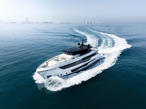 Majesty Yachts 111