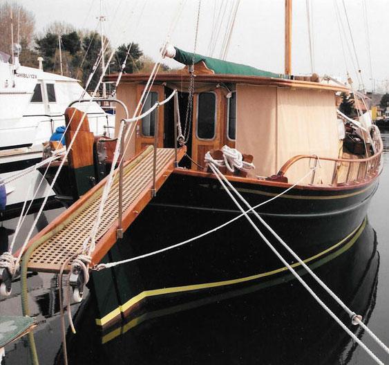 Motor sailer 18m.