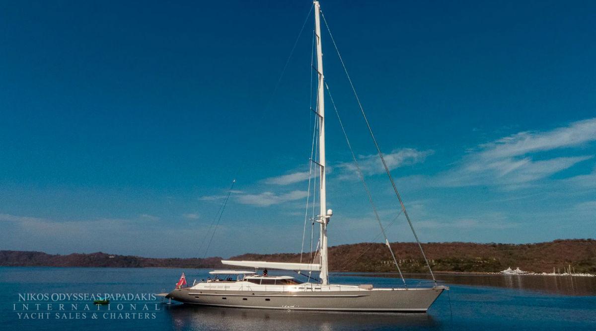Alloy Yachts 34.75m