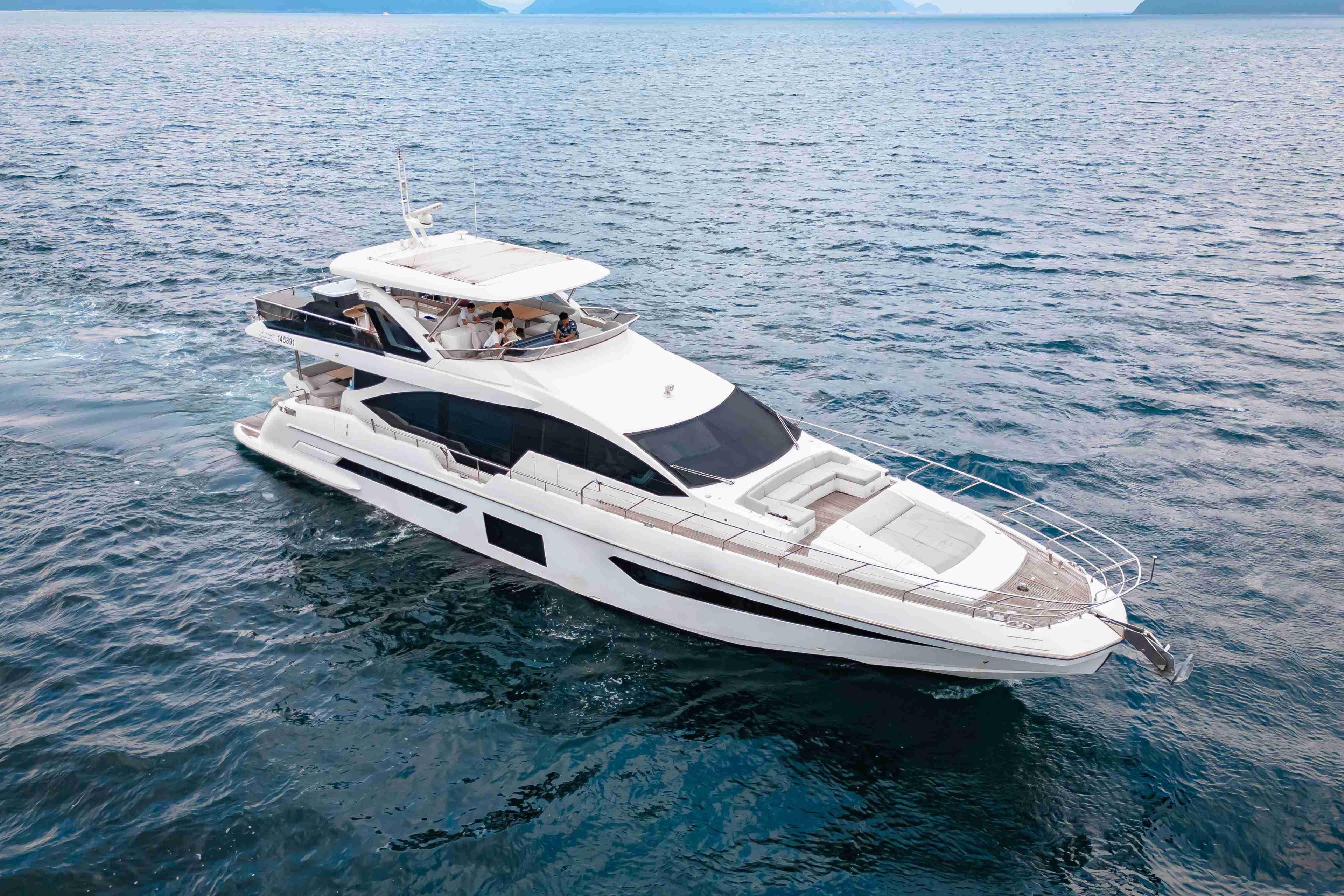 Azimut Grande 25M