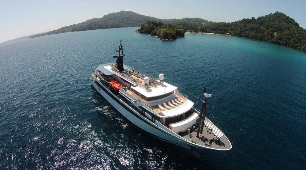 Mega Yacht 68m.