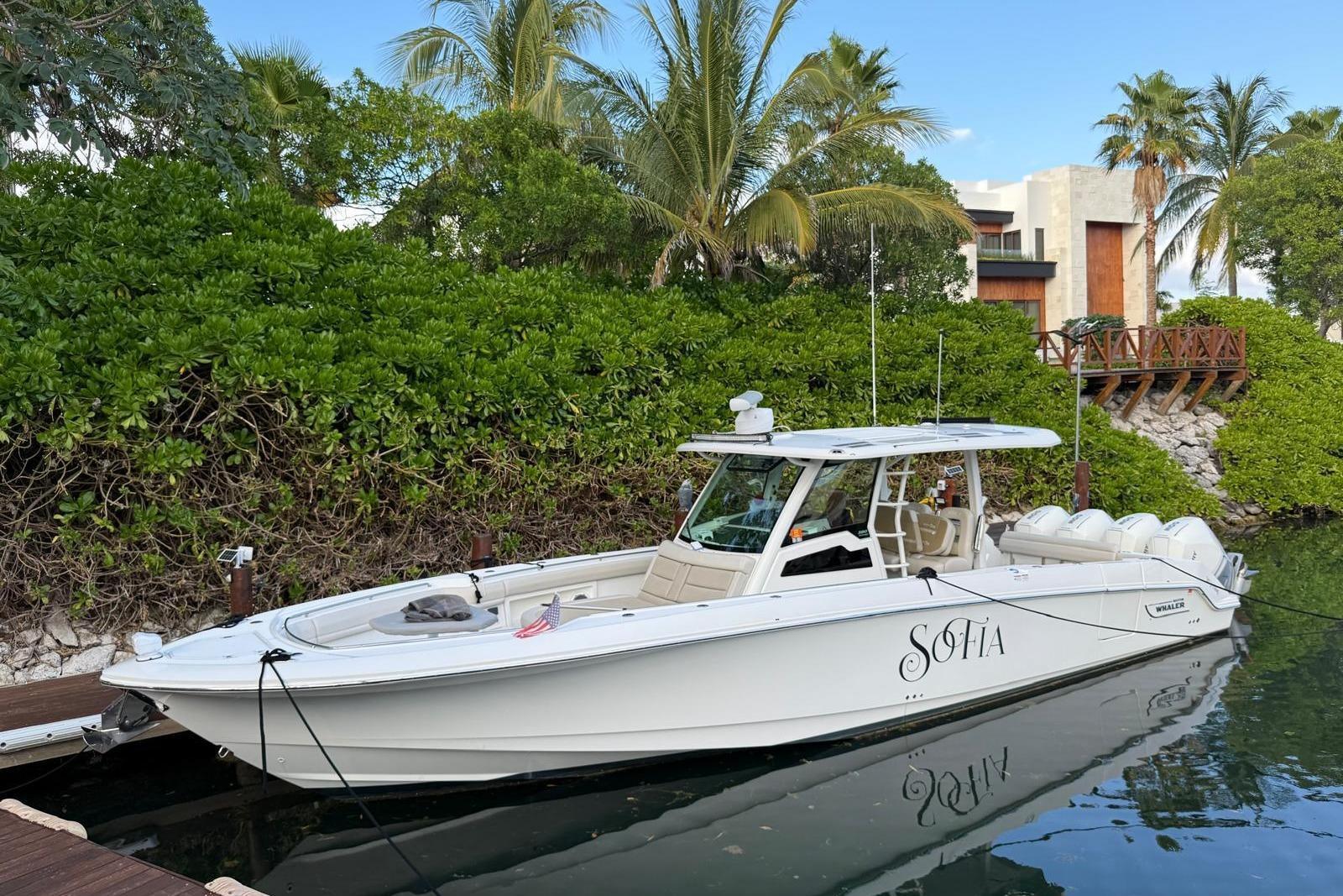 Boston Whaler 380 Outrage