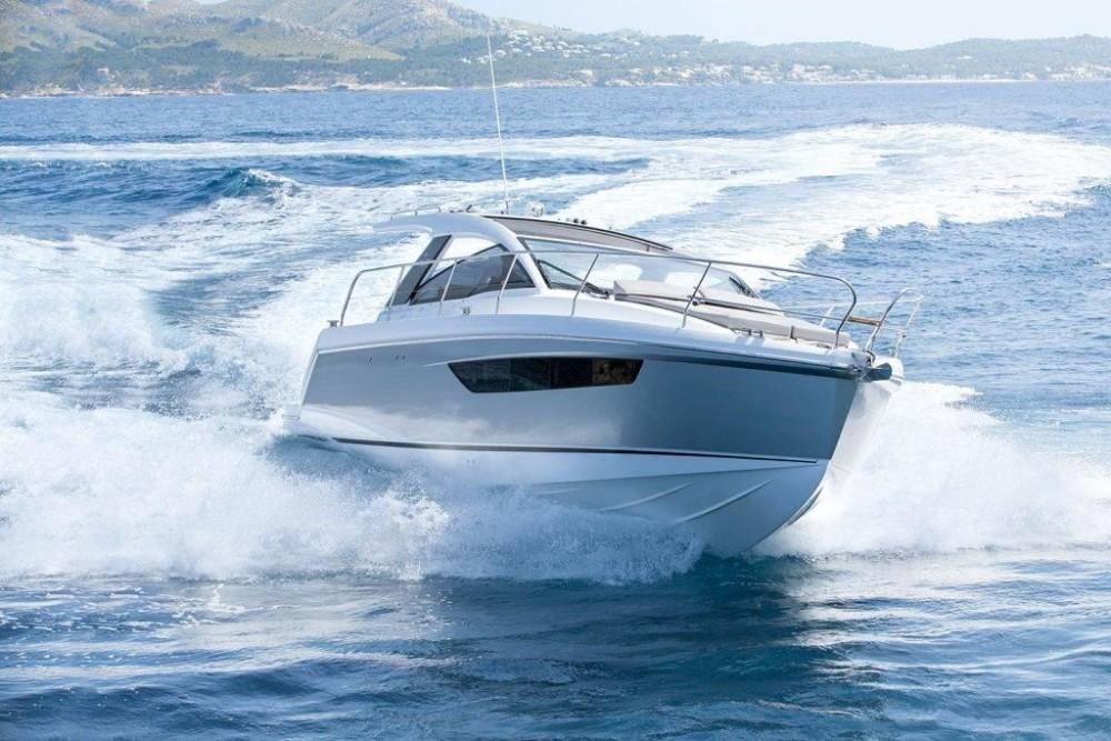 Sealine S330