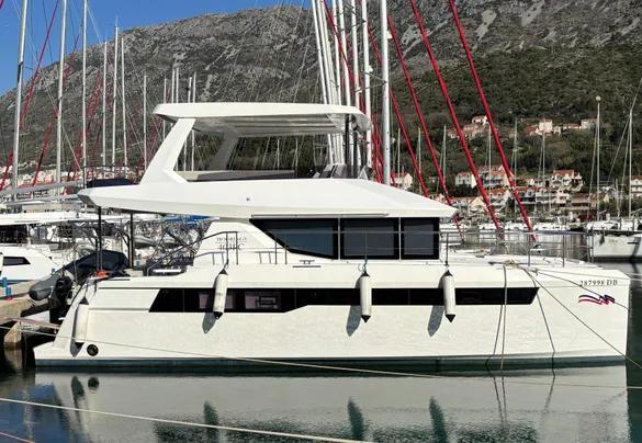 Leopard 40 Powercat