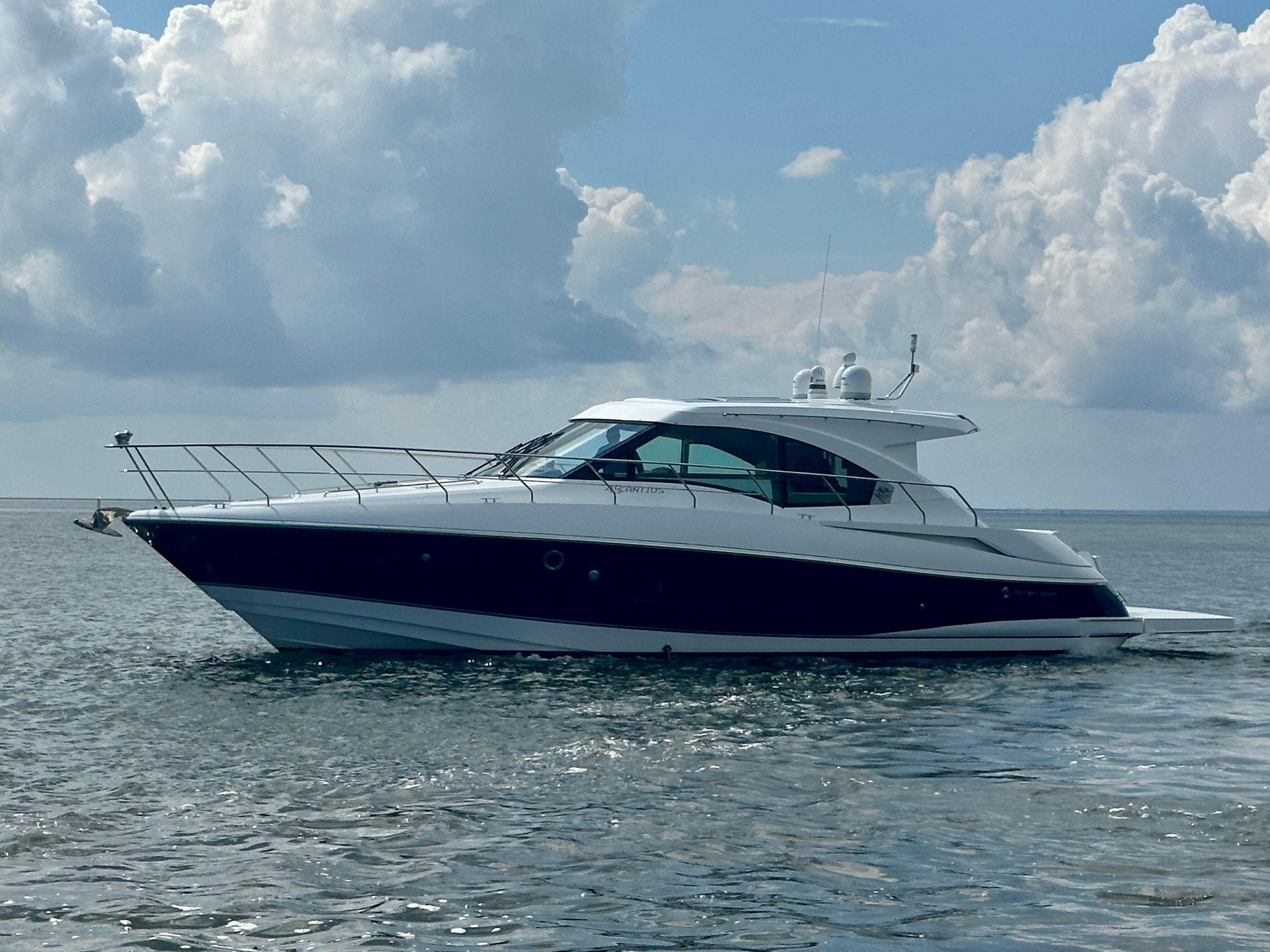 Cruisers Yachts 45 Cantius