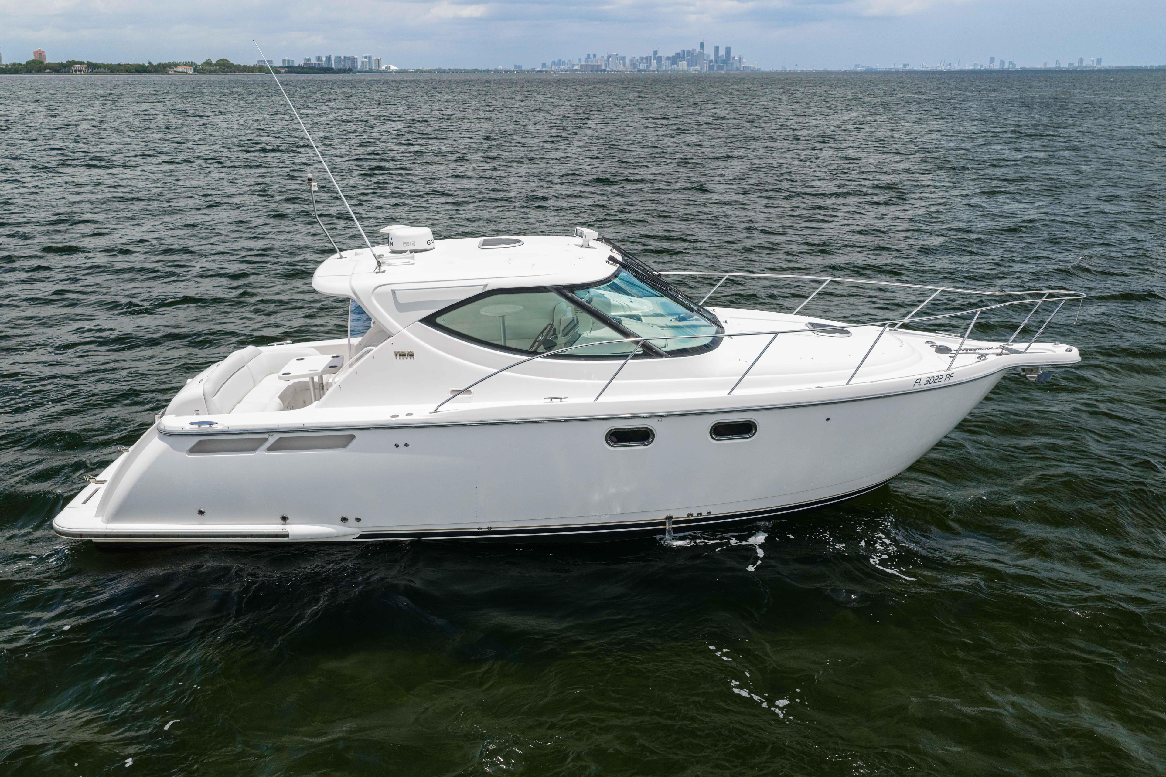 Tiara Yachts 3500 Sovran LE