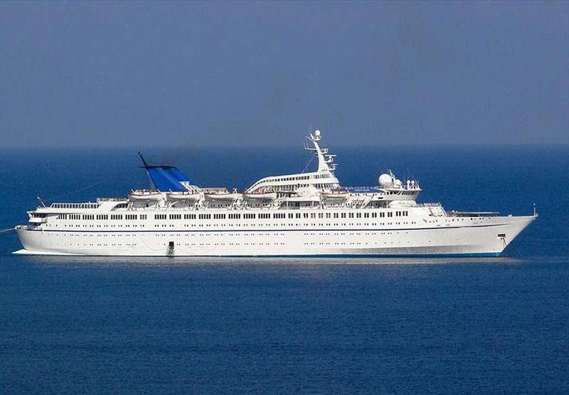 Cruise ship 160.11m