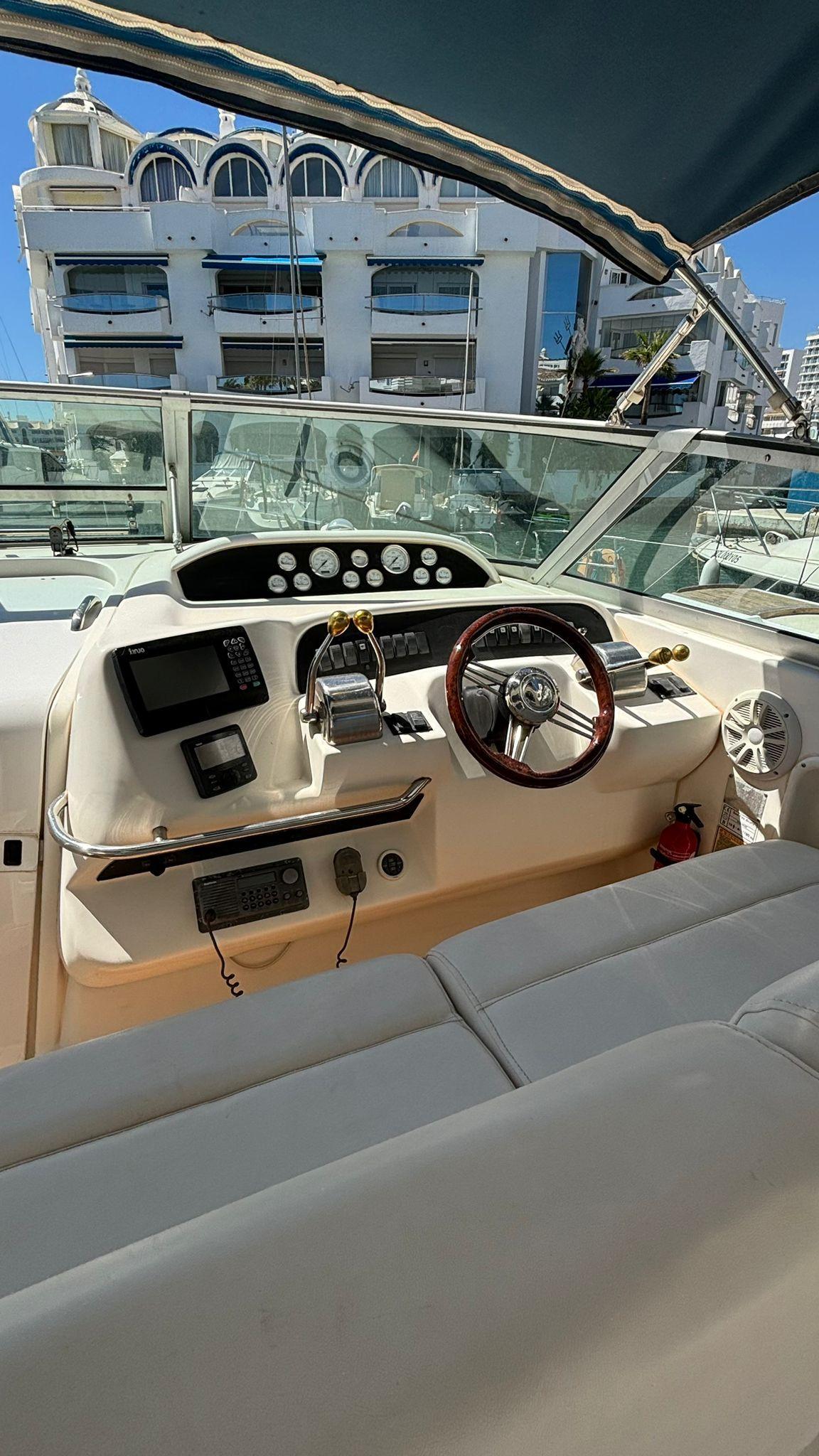 Sea Ray 330 Sundancer