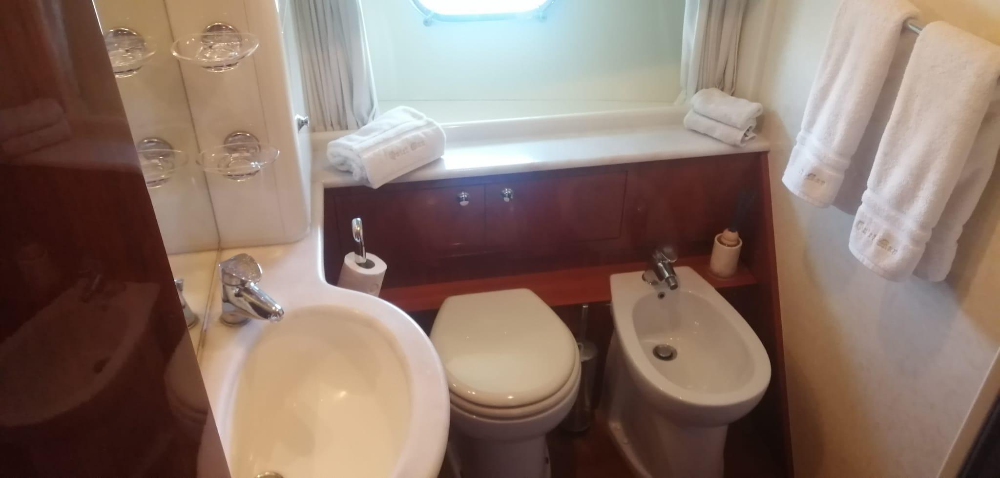Ferretti 68