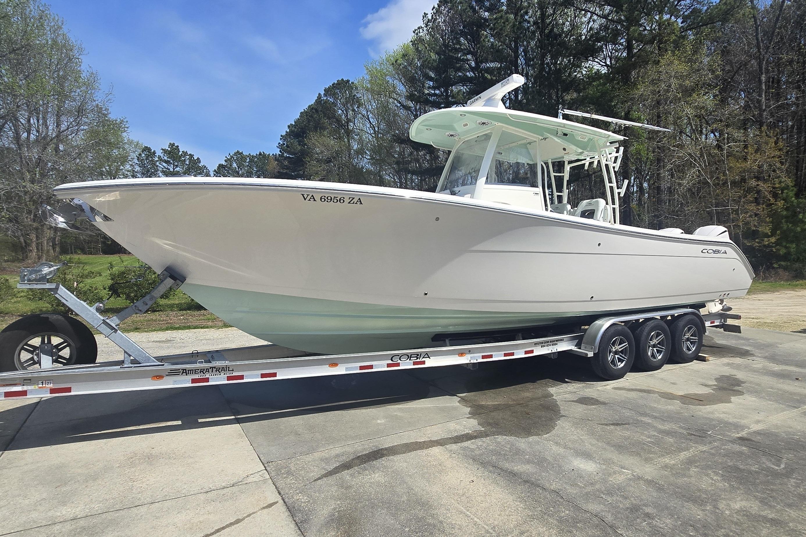 Cobia 320 Center Console