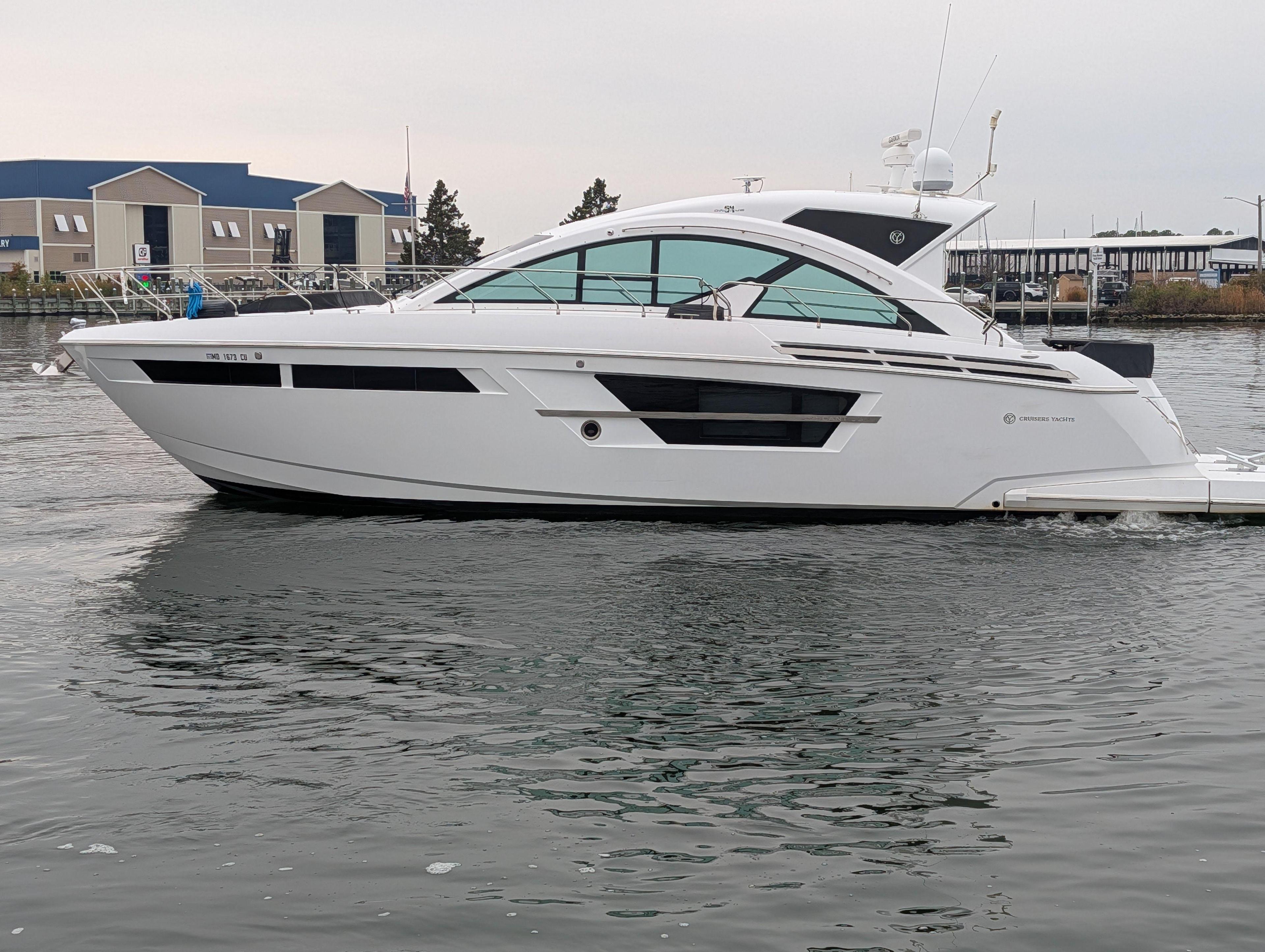 Cruisers Yachts 54 Cantius