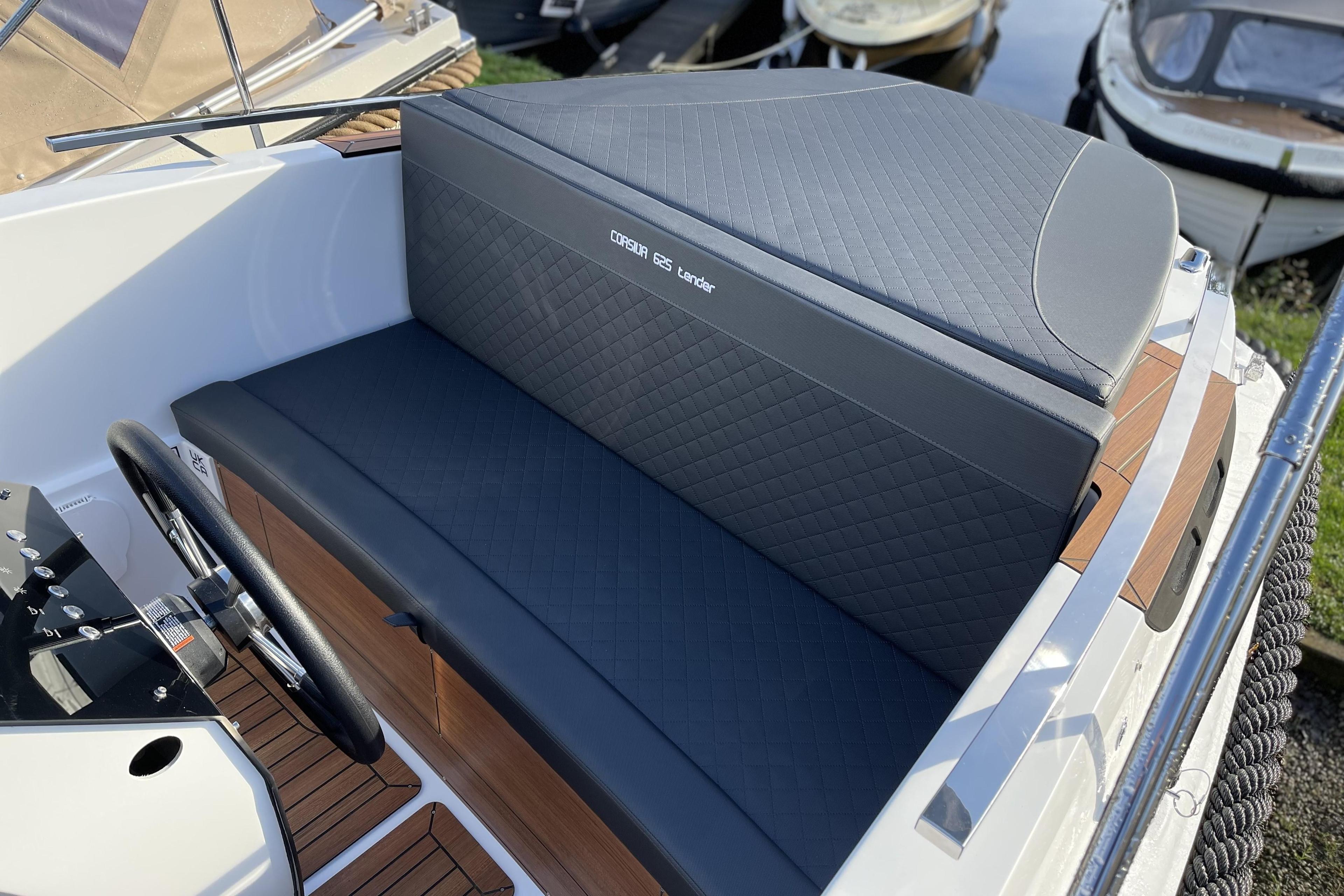Corsiva 625 Tender