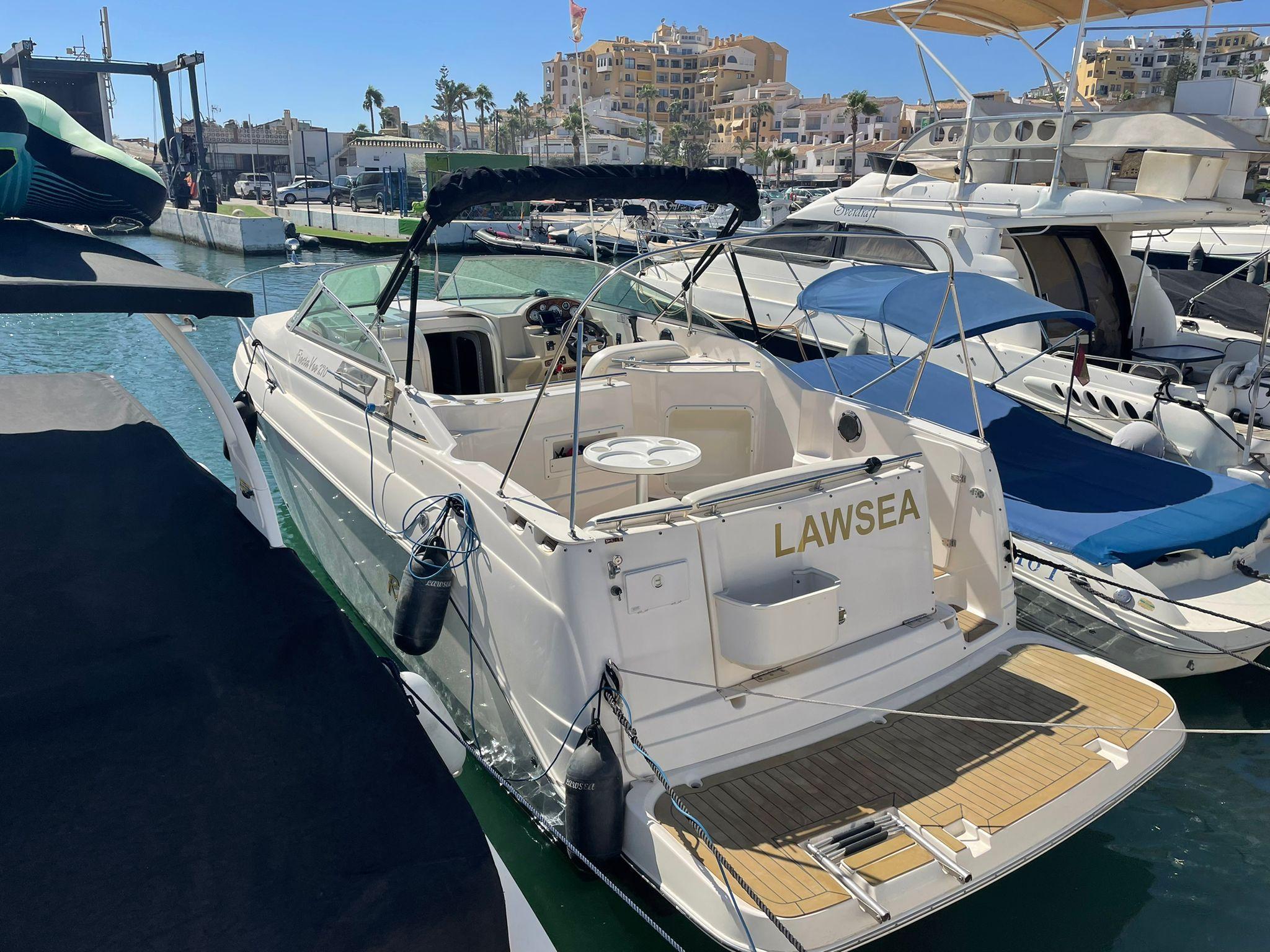 Rinker 270 Fiesta Vee
