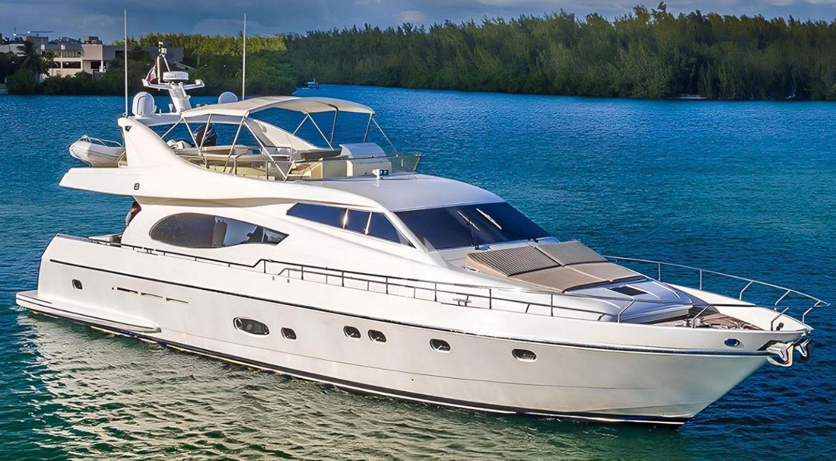 Ferretti 720