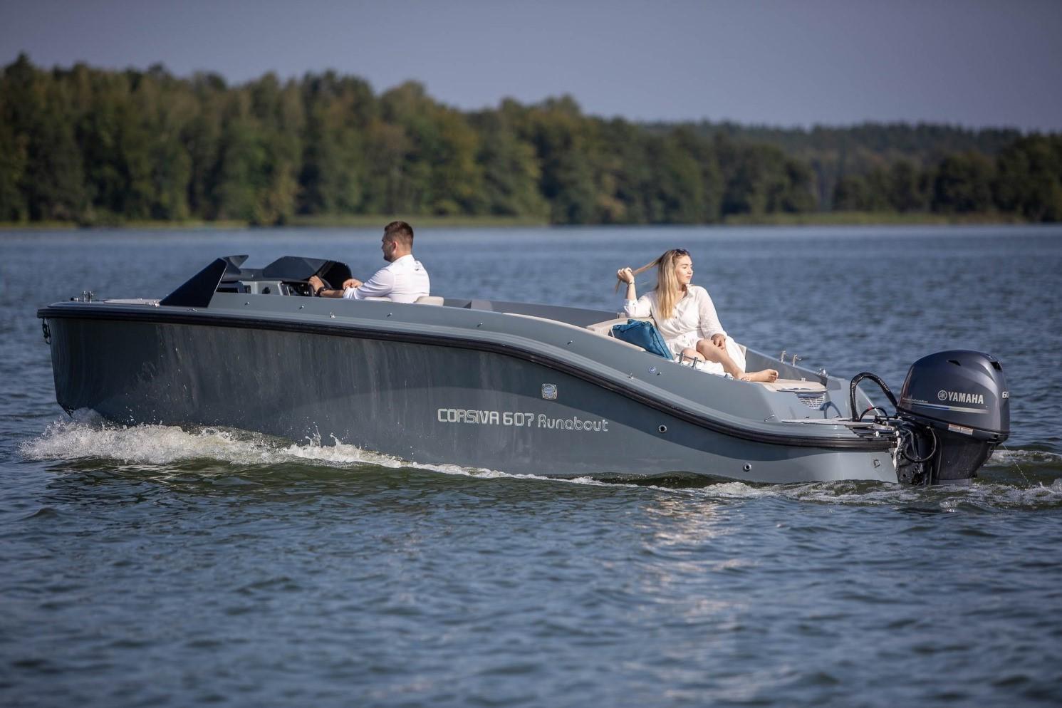 Corsiva 607 Runabout
