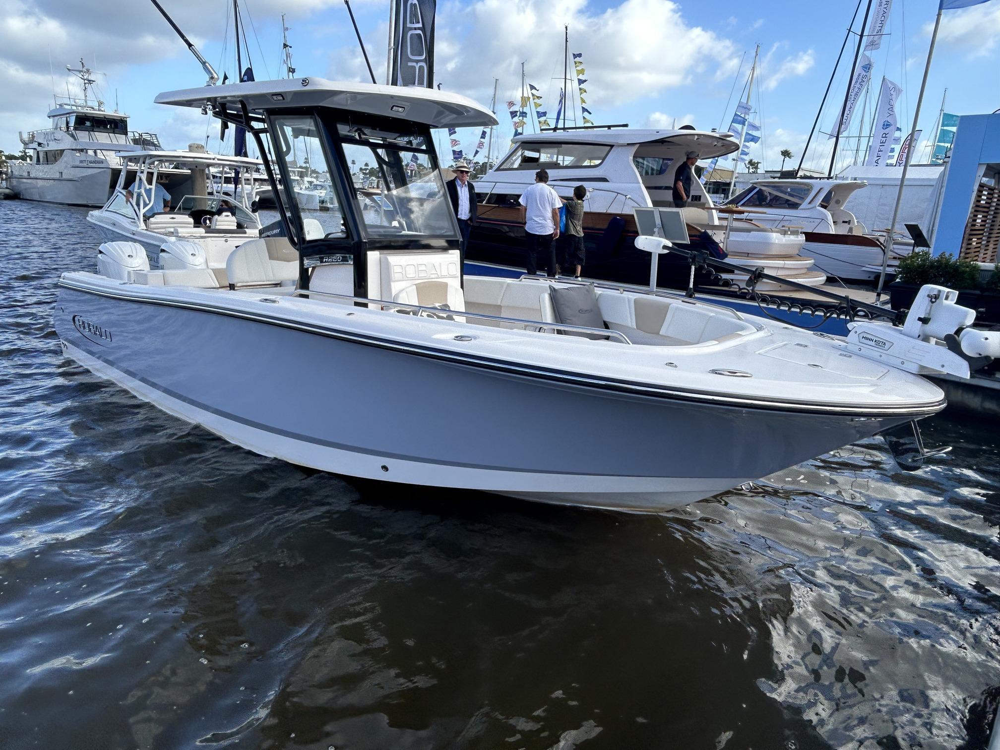 Robalo R250