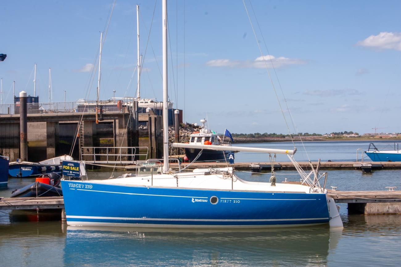 Beneteau First 210