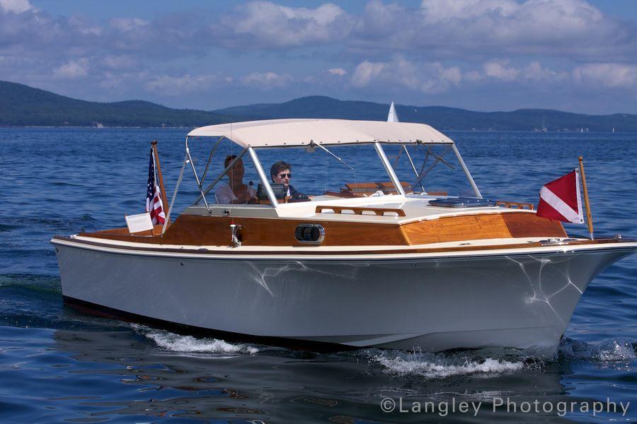 Hunt Yachts Surfhunter 25