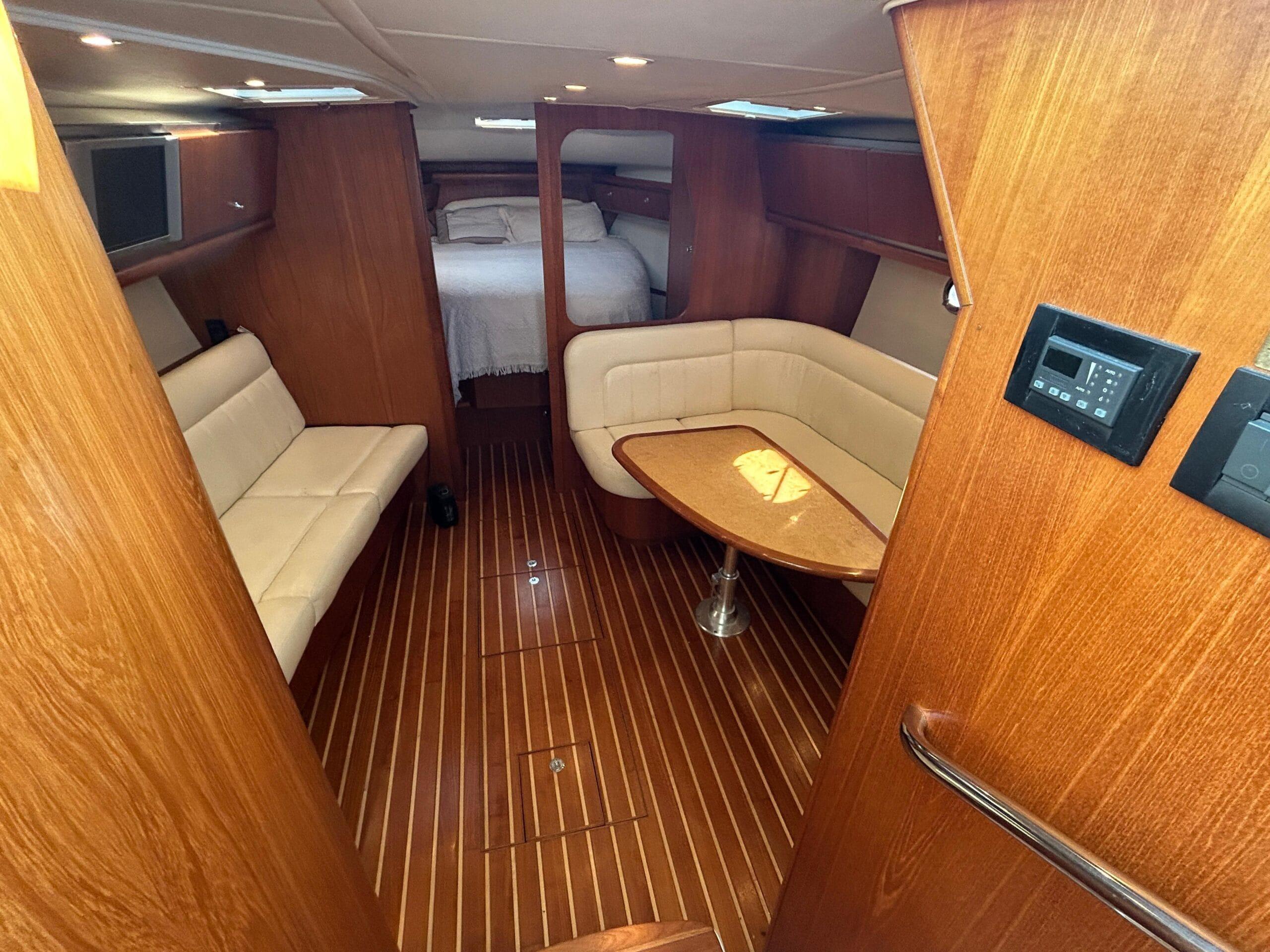 Tiara Yachts 3600 Sovran