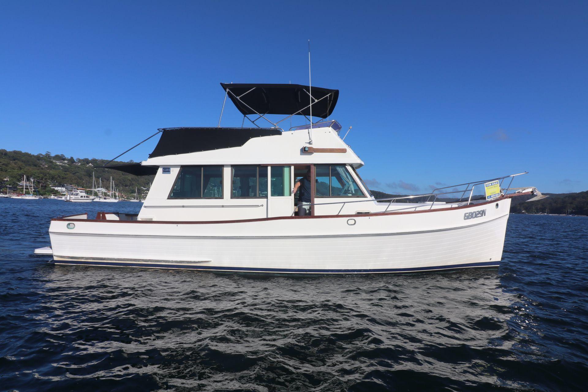 Grand Banks 36 Flybridge Cruiser