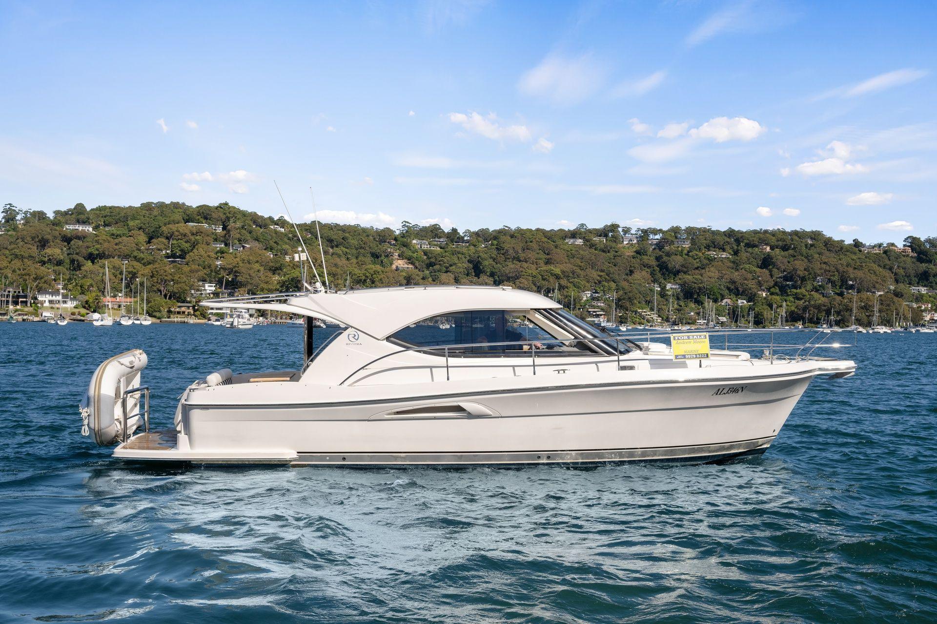 Riviera 3600 Sport Yacht