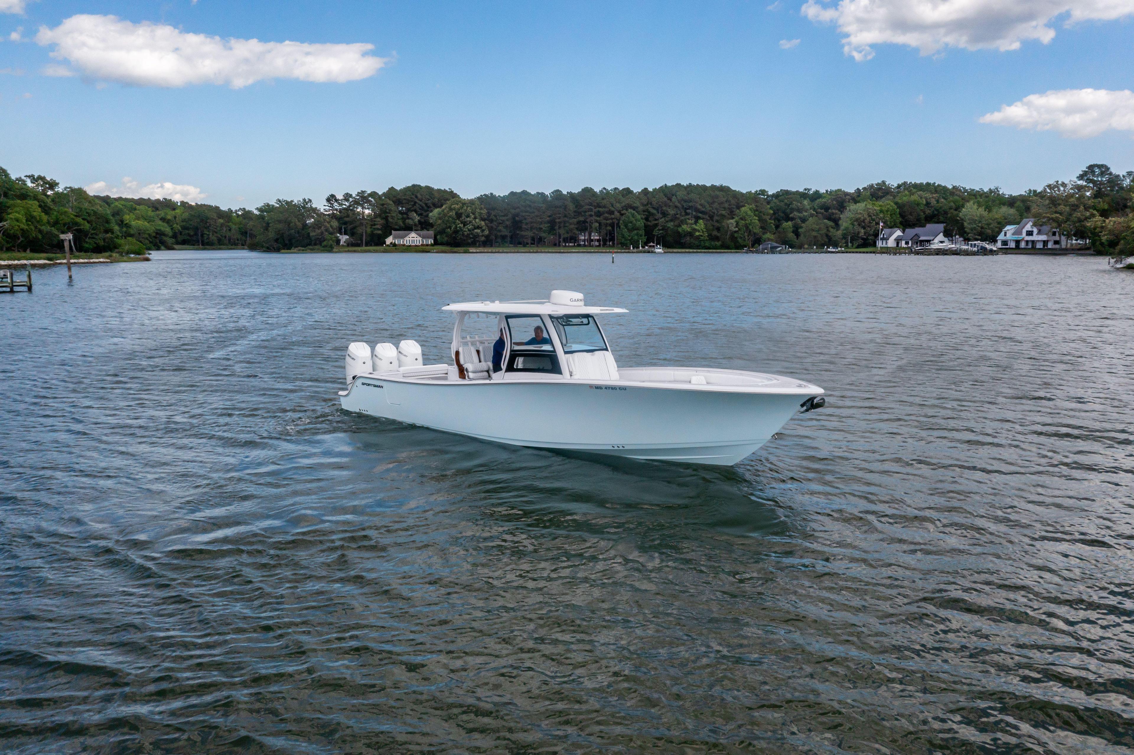Sportsman Open 352 Center Console