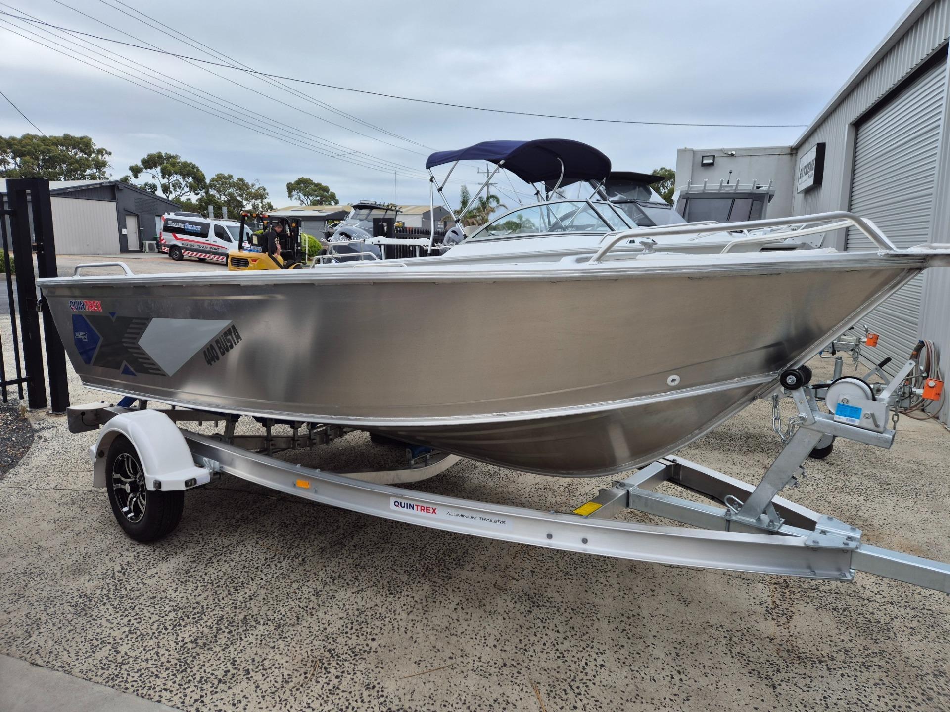 Quintrex 440 Busta